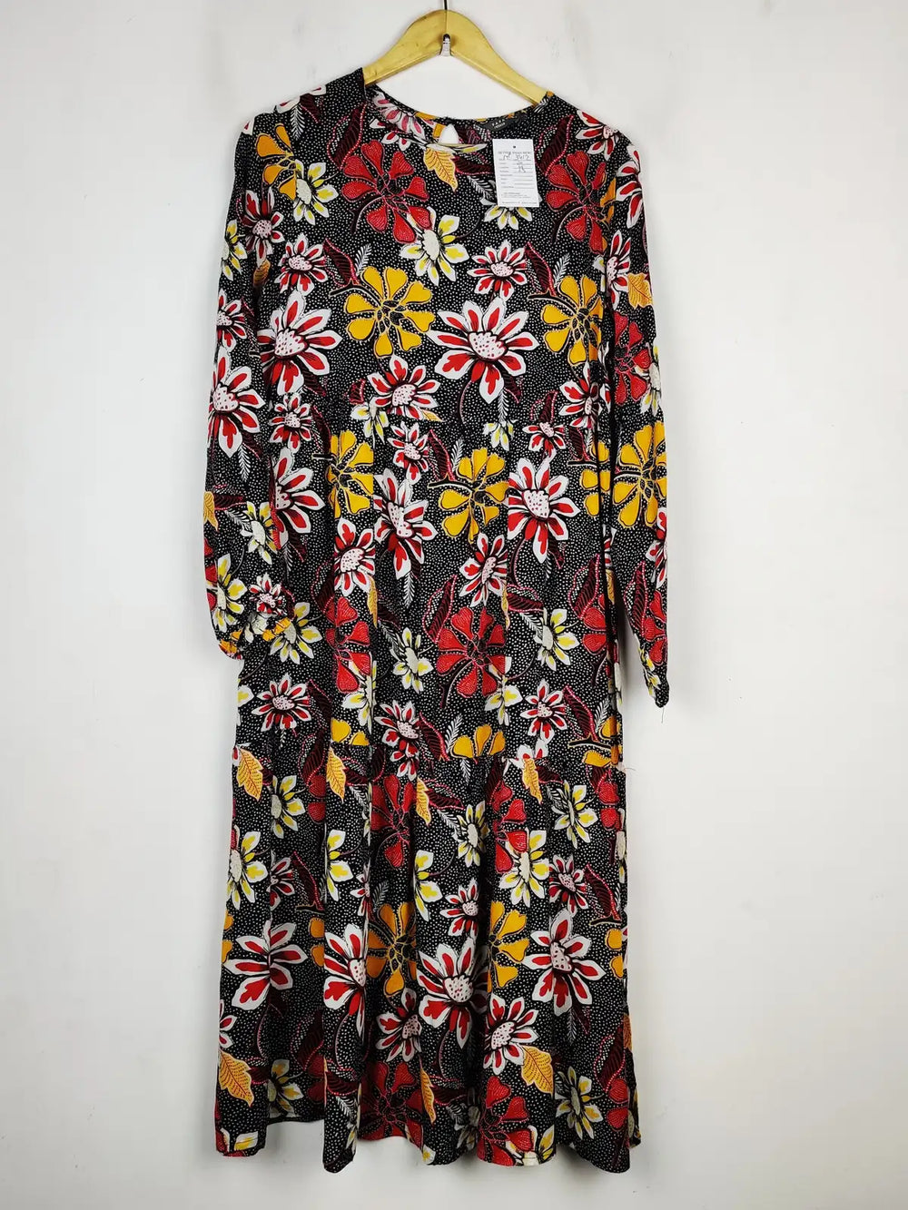 Buy online pre-used pre-loved 100% authentic & Original branded Primark (MF-3412) available in Pakistan. Top international brands avilable.