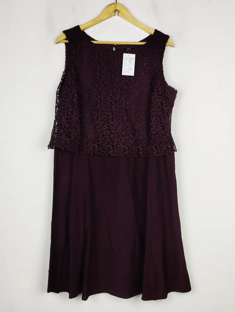 Buy online pre-used pre-loved 100% authentic & Original branded F&F (MF-3422) available in Pakistan. Top international brands avilable.