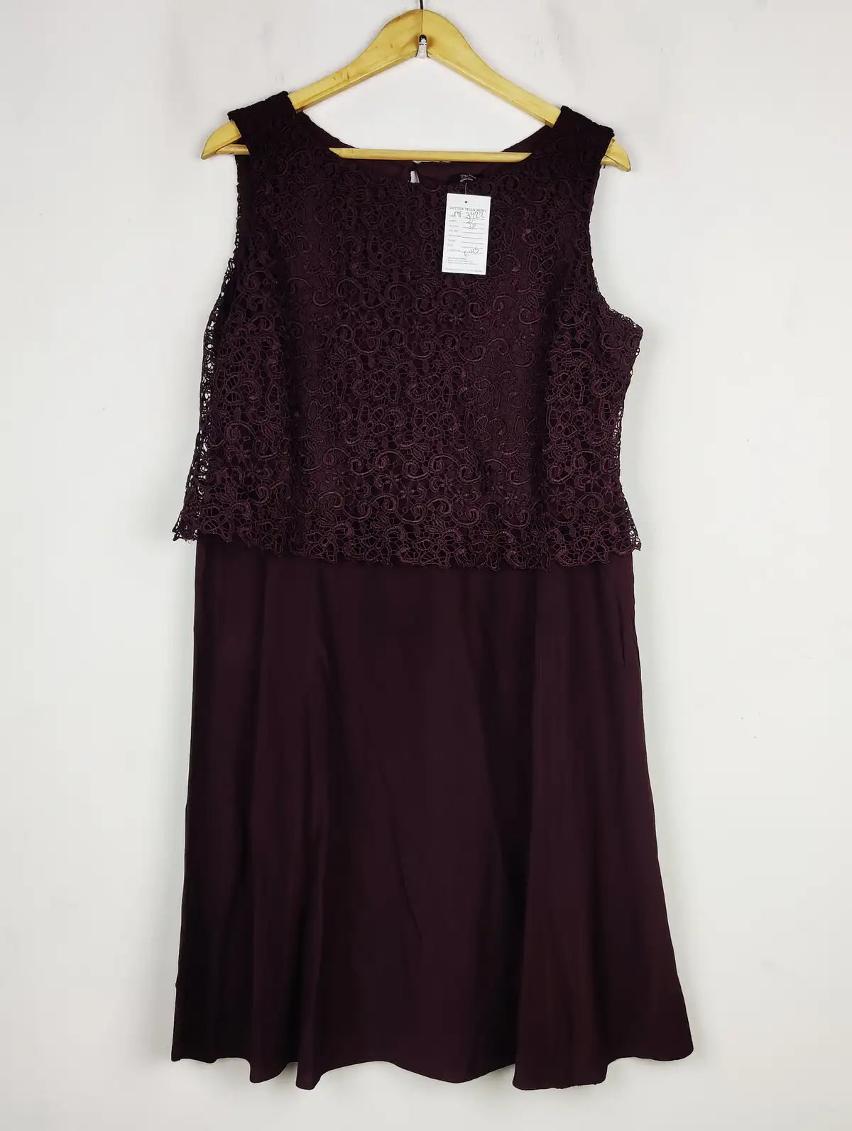 Buy online pre-used pre-loved 100% authentic & Original branded F&F (MF-3422) available in Pakistan. Top international brands avilable.