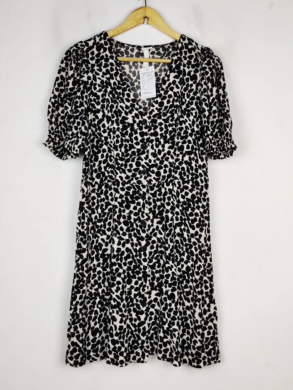 Buy online pre-used pre-loved 100% authentic & Original branded H&M (MF-3450) available in Pakistan. Top international brands avilable.
