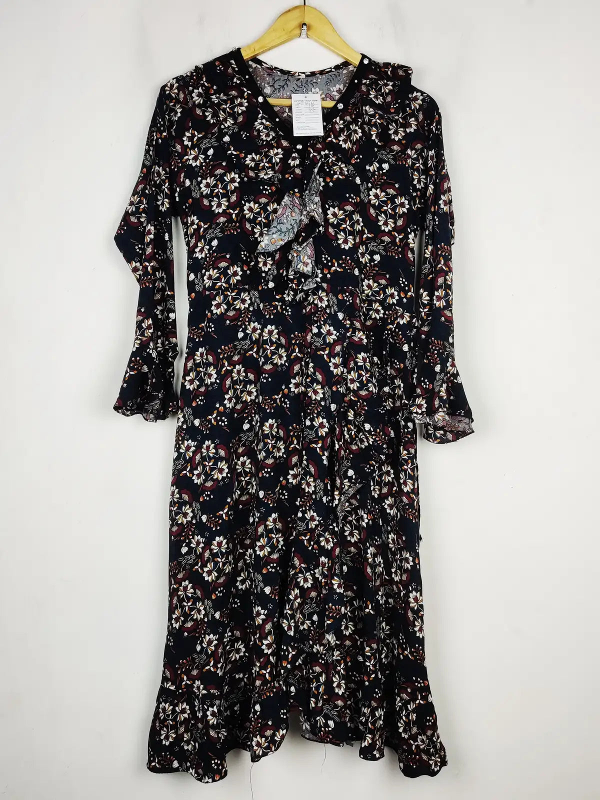 Buy online pre-used pre-loved 100% authentic & Original branded Unknown Brand (MF-3461) available in Pakistan. Top international brands avilable.