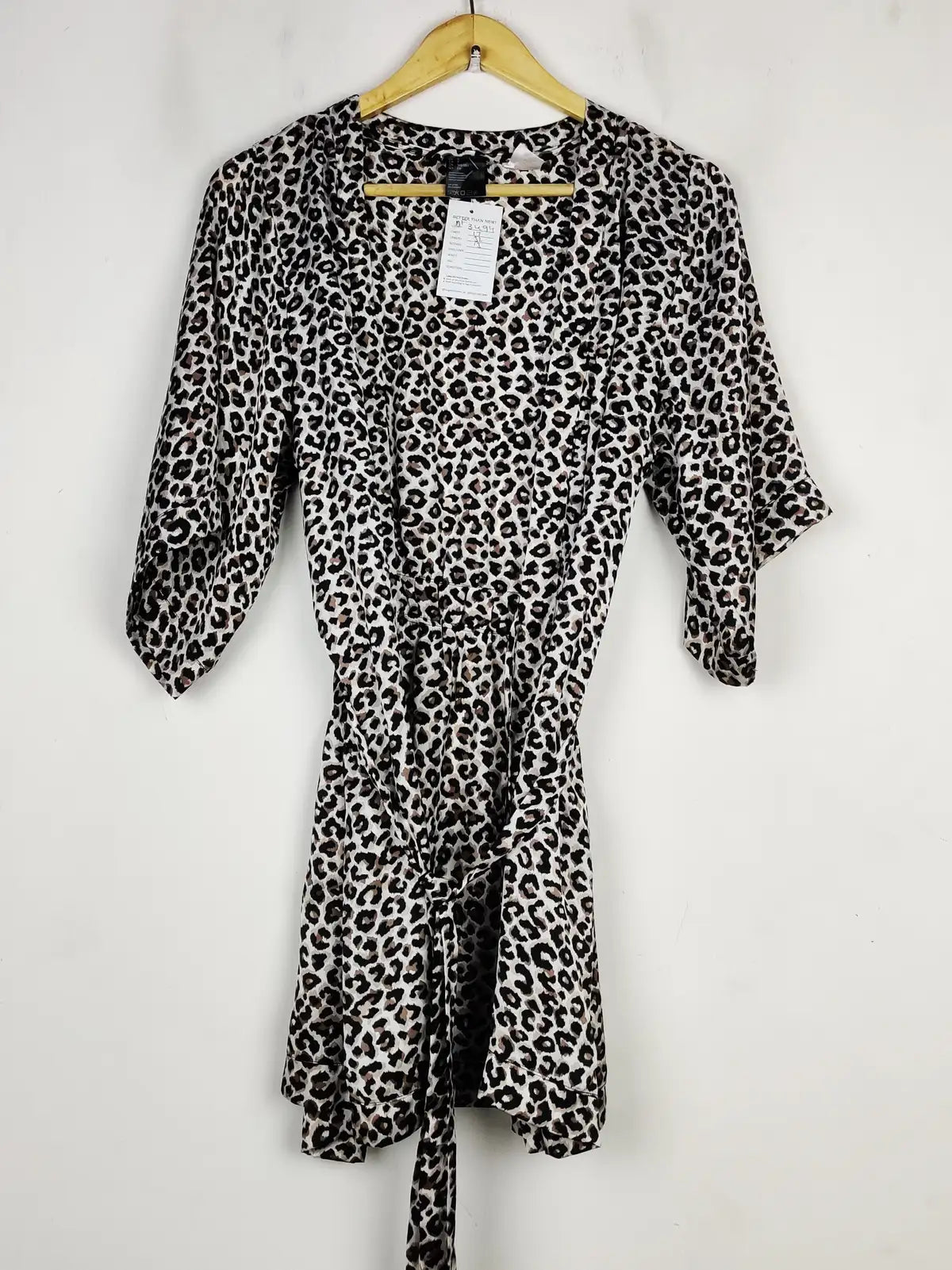 Buy online pre-used pre-loved 100% authentic & Original branded H&M (MF-3494) available in Pakistan. Top international brands avilable.