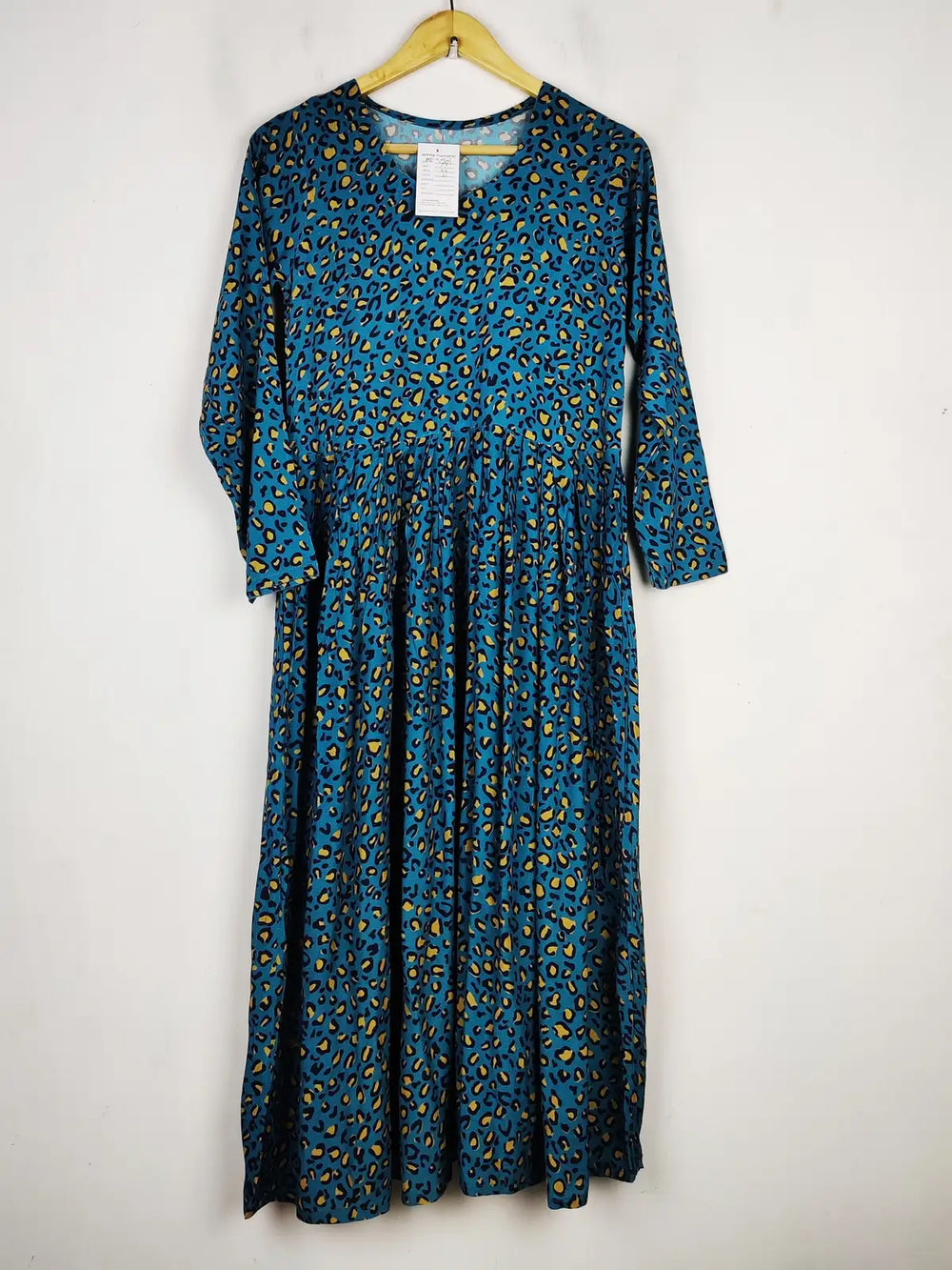 Buy online pre-used pre-loved 100% authentic & Original branded Unknown Brand (MF-3501) available in Pakistan. Top international brands avilable.