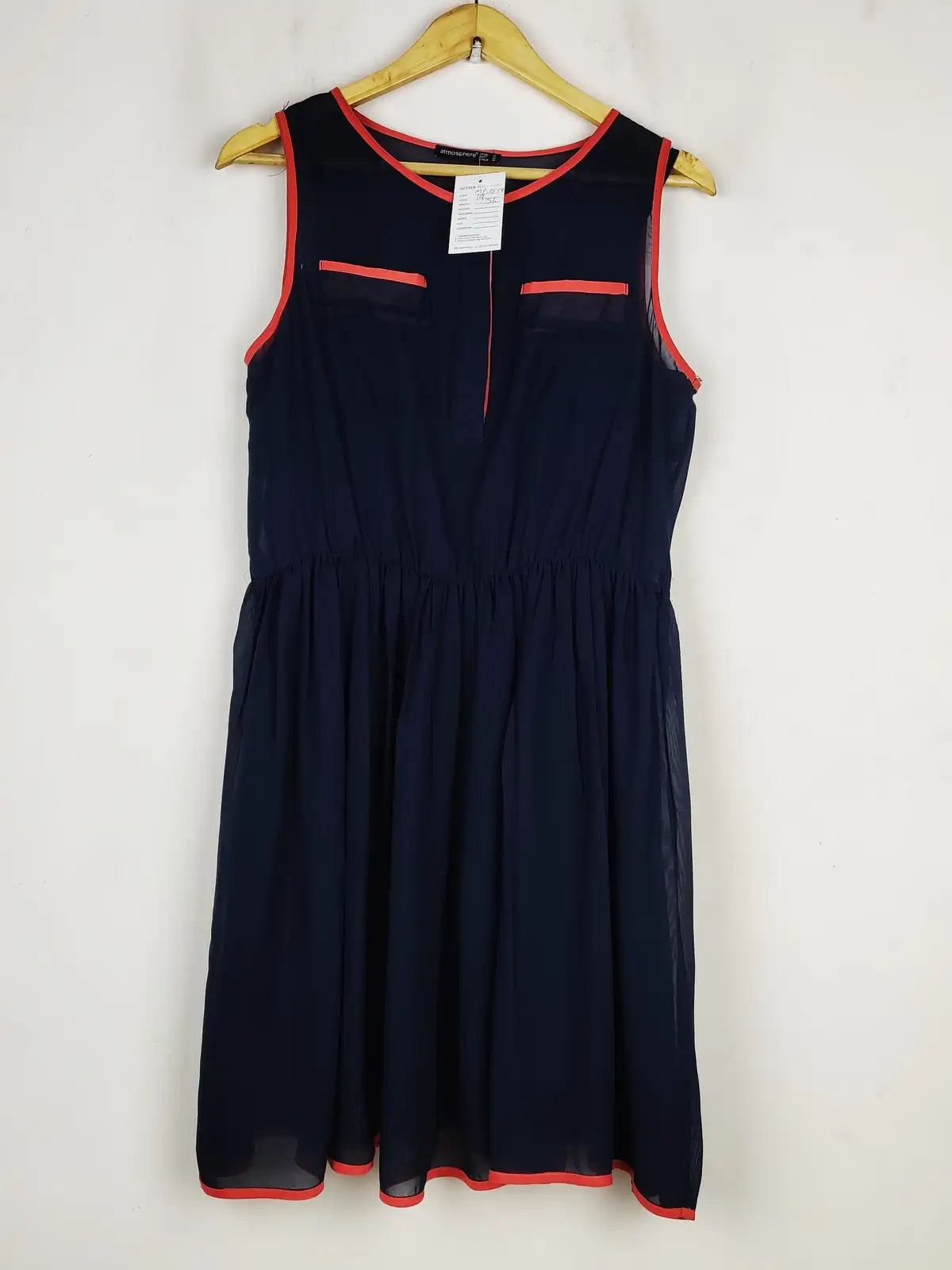 Buy online pre-used pre-loved 100% authentic & Original branded Atmosphere (MF-3514) available in Pakistan. Top international brands avilable.