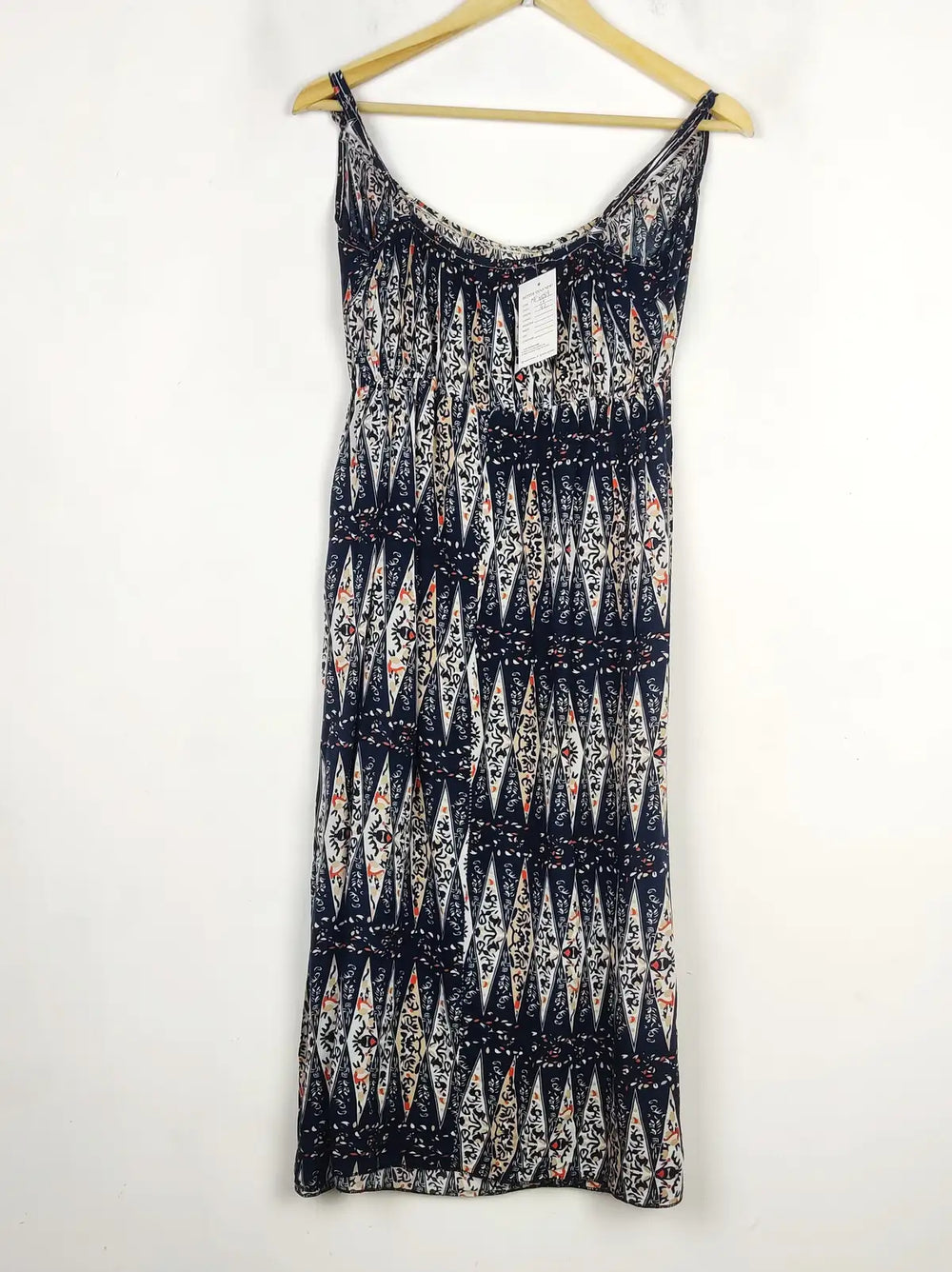 Buy online pre-used pre-loved 100% authentic & Original branded Unknown Brand (MF-3559) available in Pakistan. Top international brands avilable.