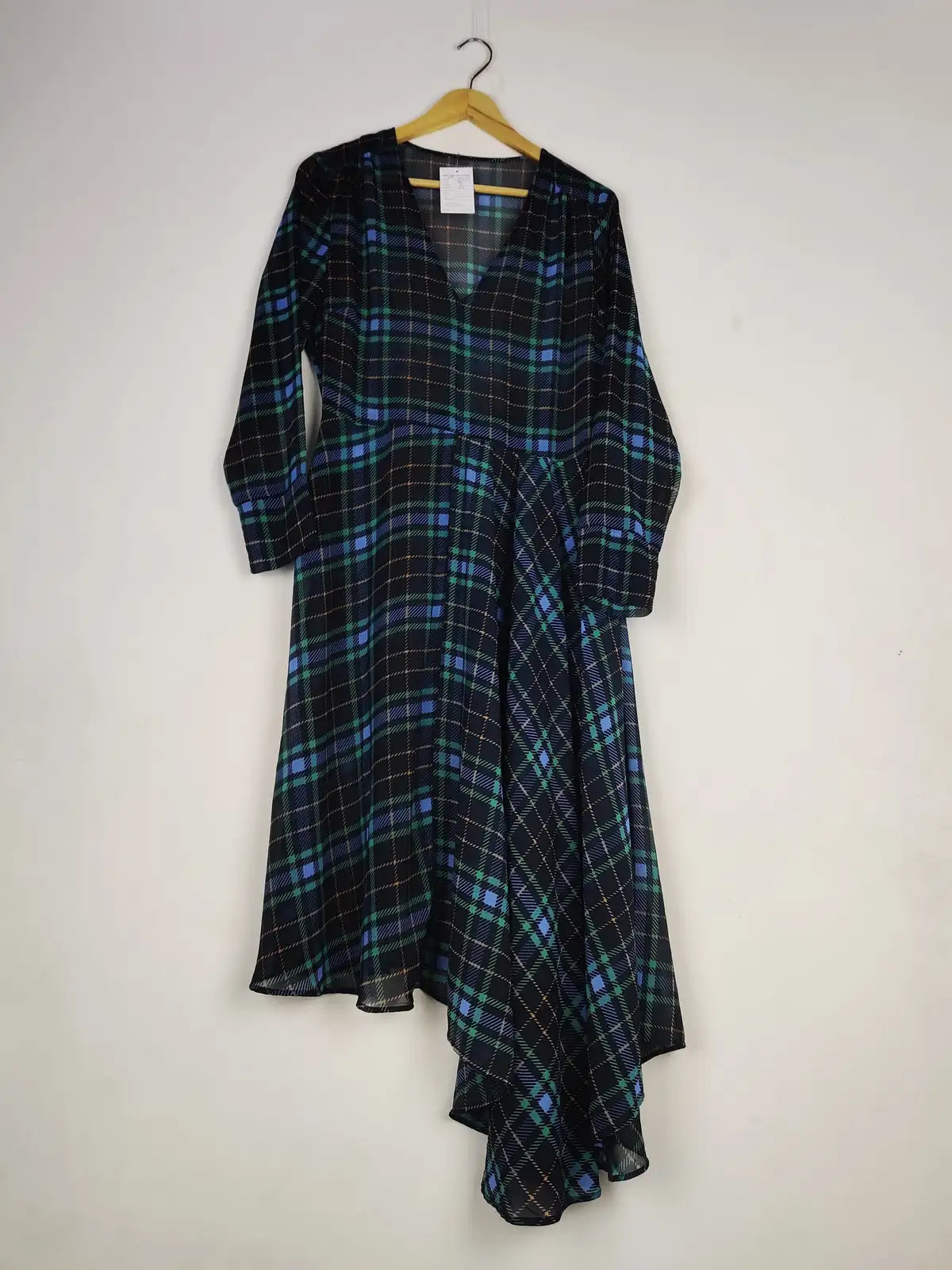 Buy online pre-used pre-loved 100% authentic & Original branded Unknown Brand (MF-3572) available in Pakistan. Top international brands avilable.