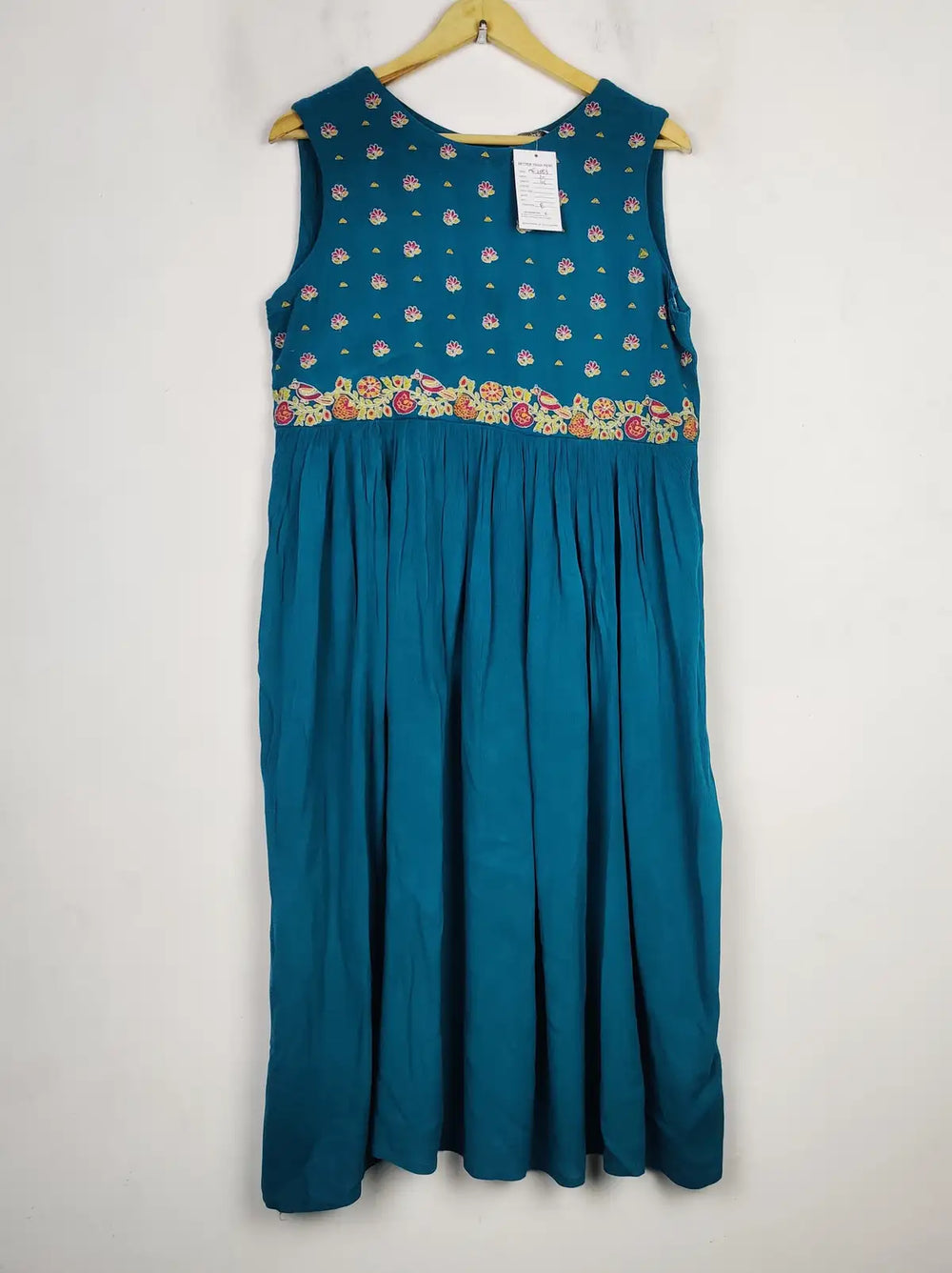 Buy online pre-used pre-loved 100% authentic & Original branded Max (MF-3583) available in Pakistan. Top international brands avilable.