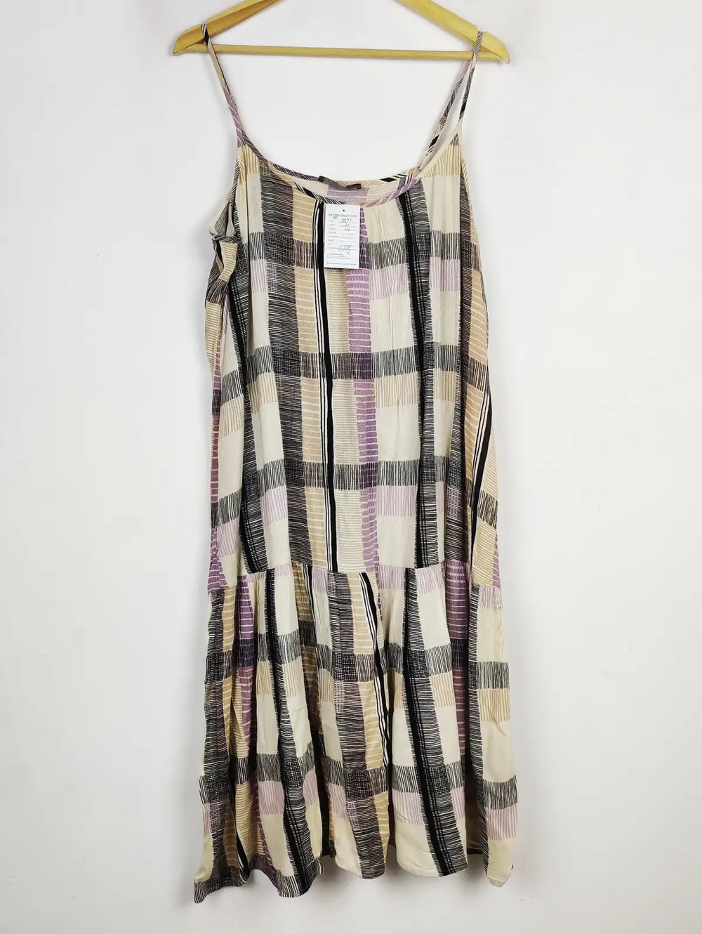 Buy online pre-used pre-loved 100% authentic & Original branded Marks & Spencer (MF-3592) available in Pakistan. Top international brands avilable.