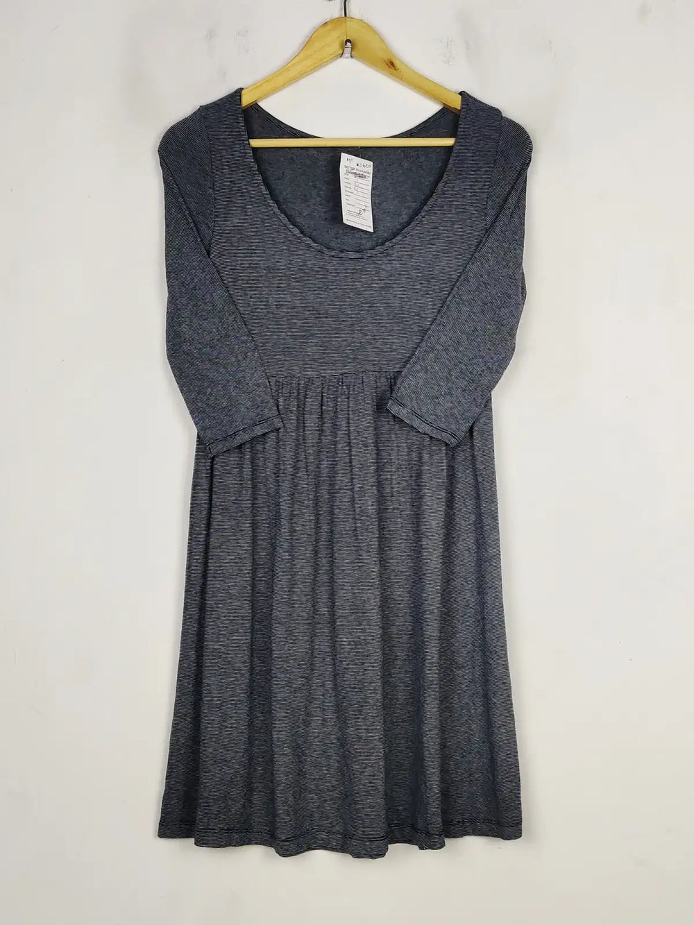 Buy online pre-used pre-loved 100% authentic & Original branded H&M (MF-3620) available in Pakistan. Top international brands avilable.