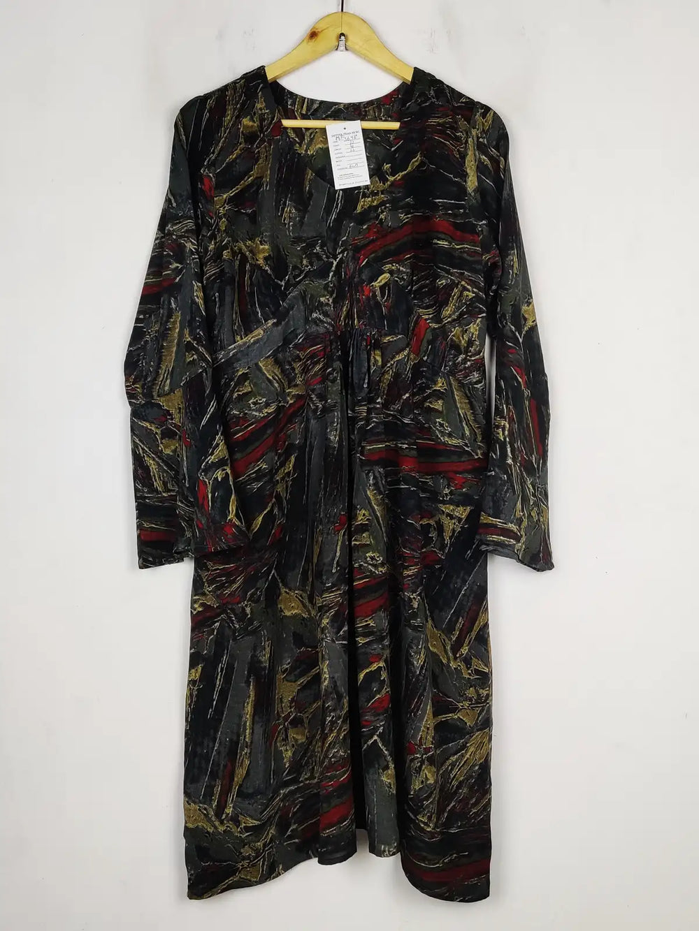 Buy online pre-used pre-loved 100% authentic & Original branded Unknown Brand (MF-3648) available in Pakistan. Top international brands avilable.