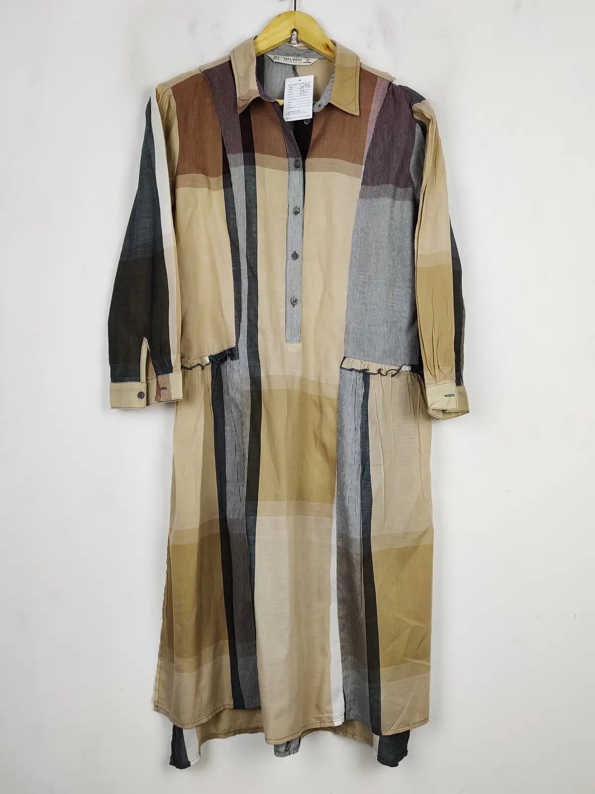 Buy online pre-used pre-loved 100% authentic & Original branded Zara (MF-3698) available in Pakistan. Top international brands avilable.