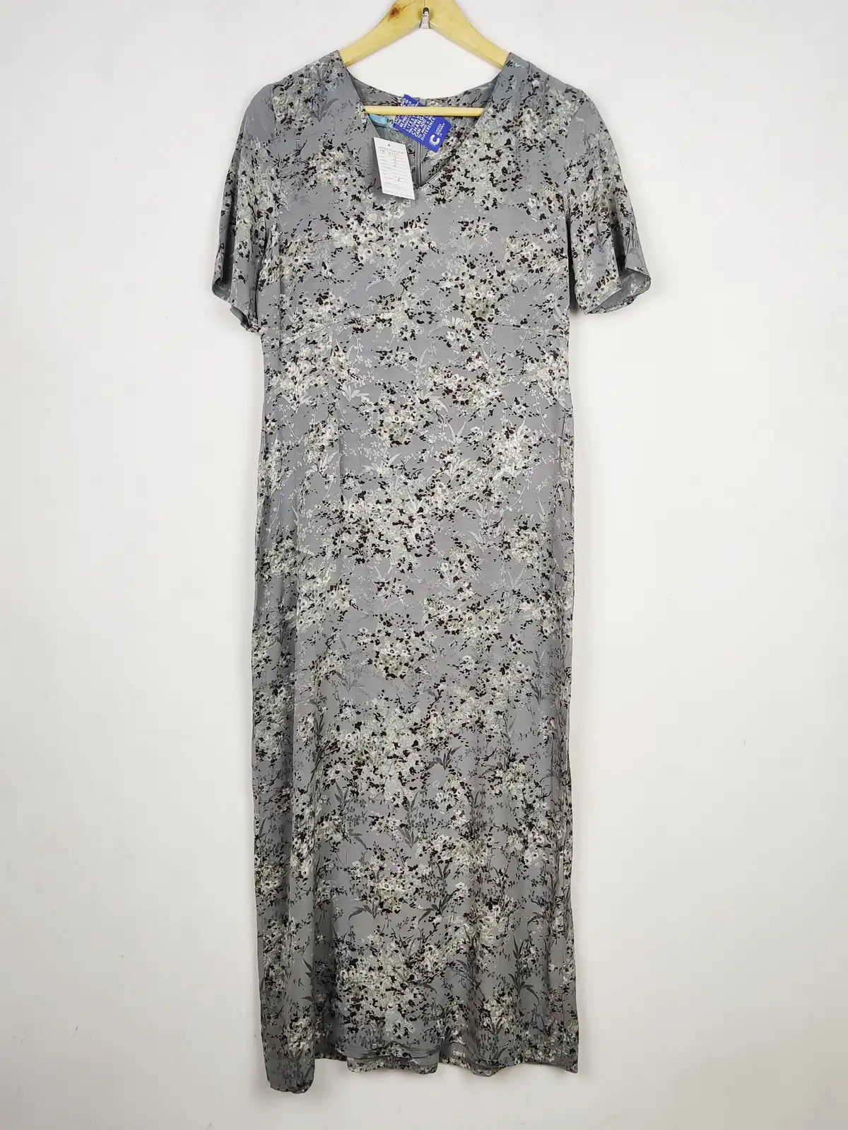 Buy online pre-used pre-loved 100% authentic & Original branded Monsoon (MF-3737) available in Pakistan. Top international brands avilable.