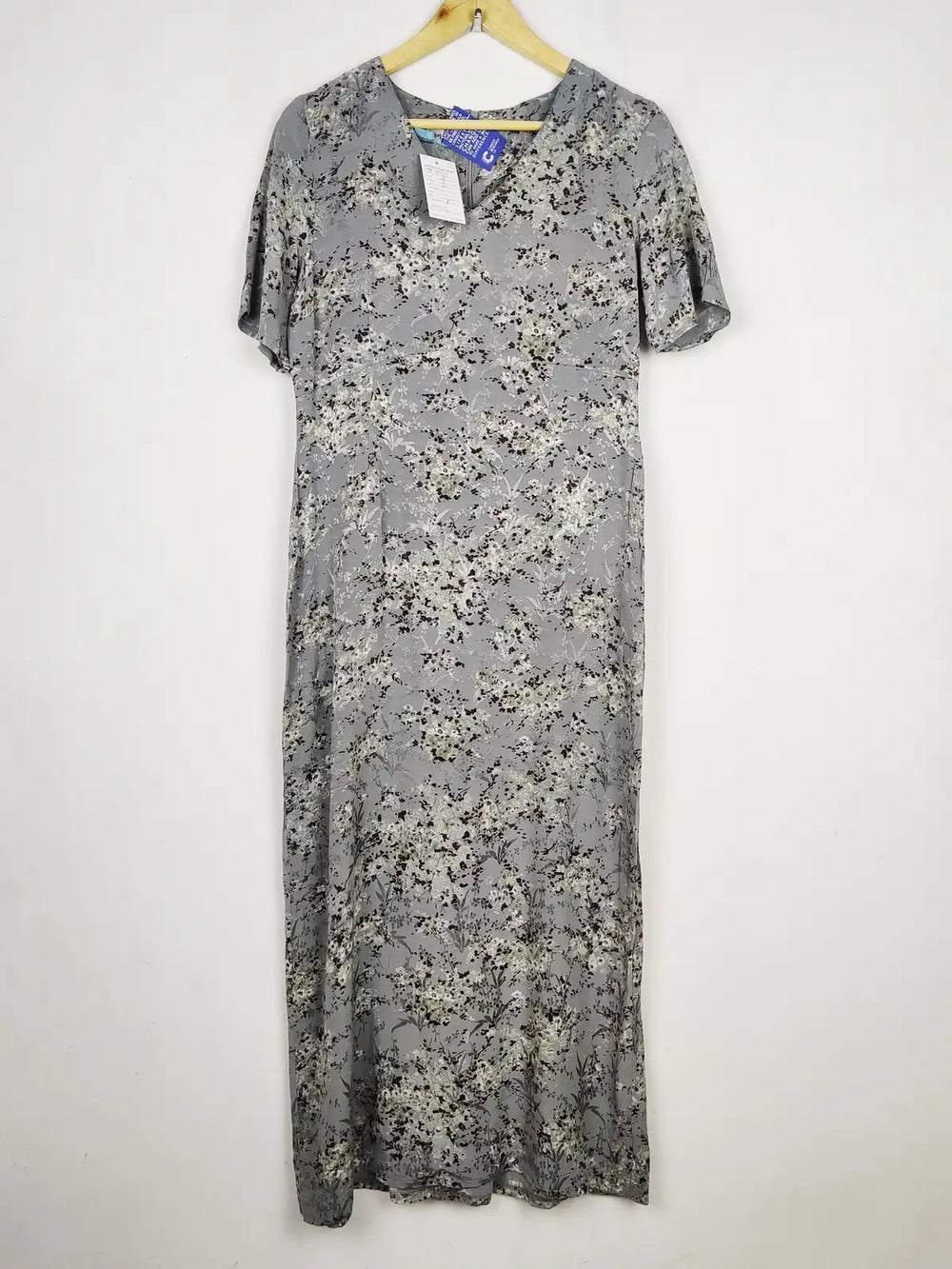 Buy online pre-used pre-loved 100% authentic & Original branded Monsoon (MF-3737) available in Pakistan. Top international brands avilable.