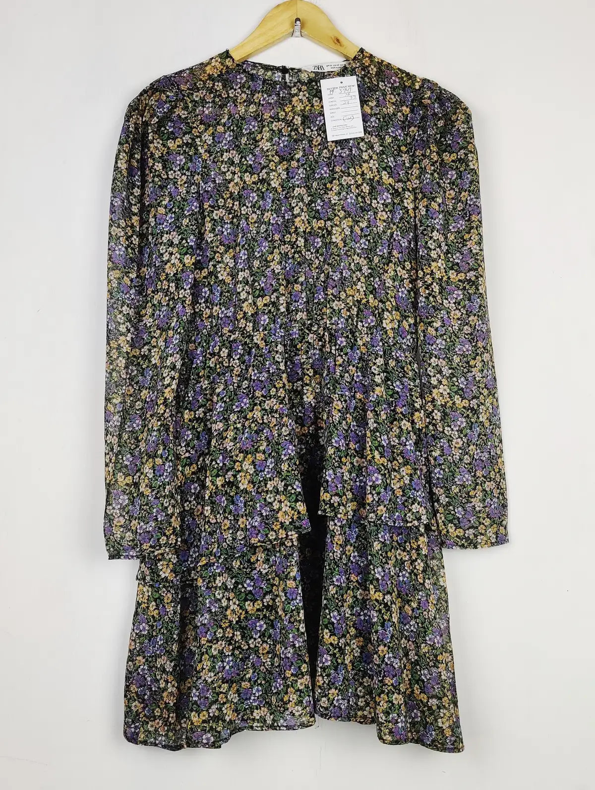 Buy online pre-used pre-loved 100% authentic & Original branded Zara (MF-3747) available in Pakistan. Top international brands avilable.