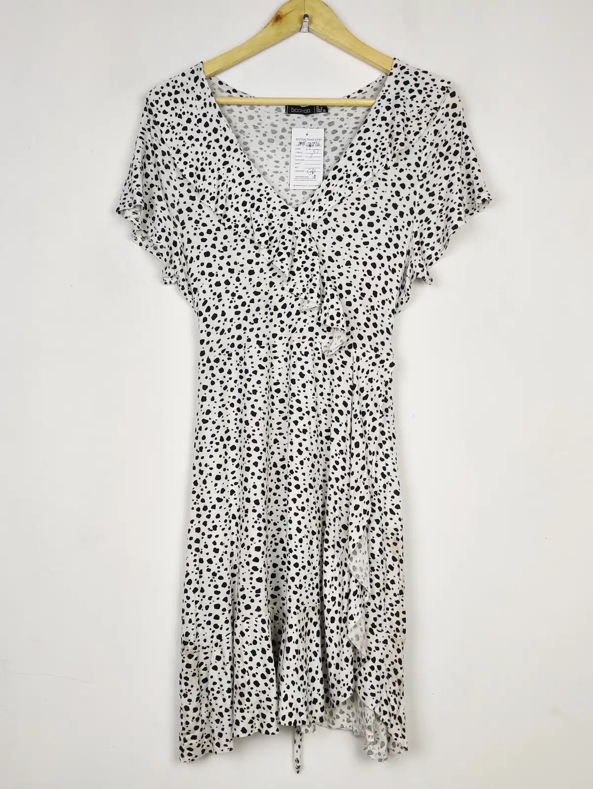 Buy online pre-used pre-loved 100% authentic & Original branded Boohoo (MF-3776) available in Pakistan. Top international brands avilable.