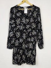 Buy online pre-used pre-loved 100% authentic & Original branded Miss Selfridge (MF-3793) available in Pakistan. Top international brands avilable.