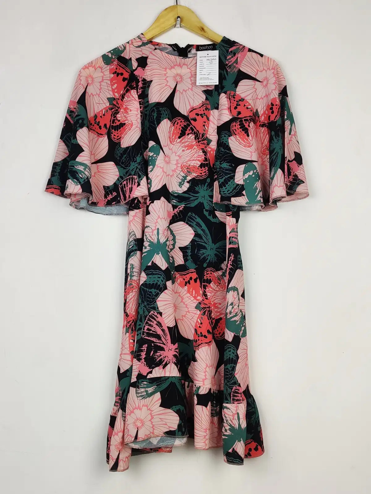 Buy online pre-used pre-loved 100% authentic & Original branded Boohoo (MF-3812) available in Pakistan. Top international brands avilable.