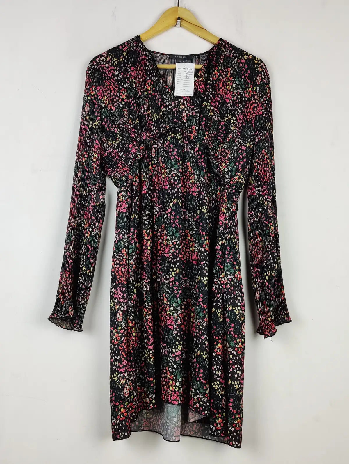 Buy online pre-used pre-loved 100% authentic & Original branded Primark (MF-3839) available in Pakistan. Top international brands avilable.