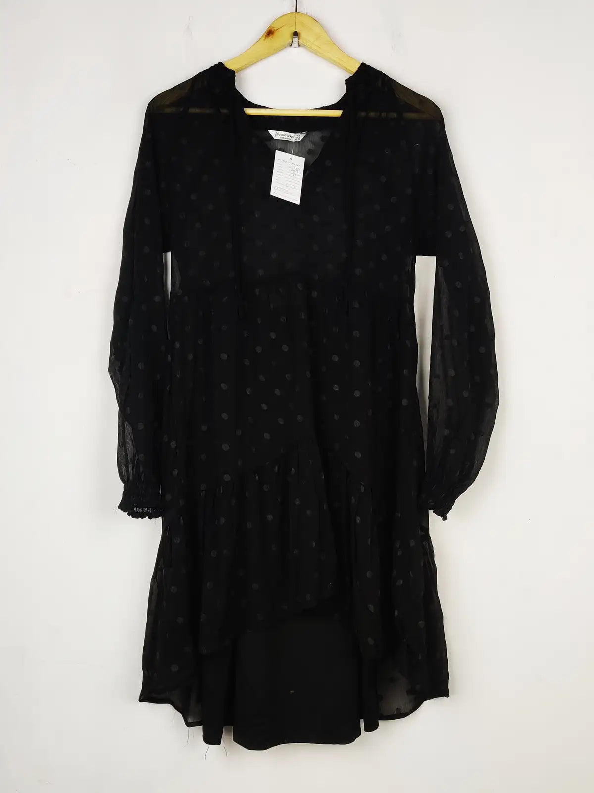 Buy online pre-used pre-loved 100% authentic & Original branded Stradivarius (MF-3851) available in Pakistan. Top international brands avilable.