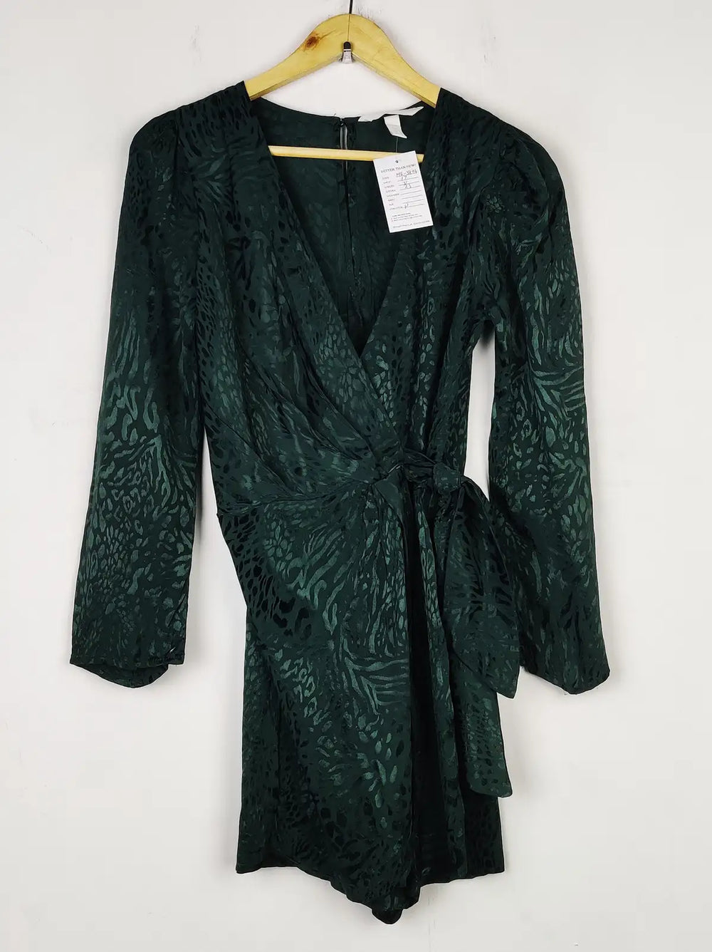 Buy online pre-used pre-loved 100% authentic & Original branded H&M (MF-3896) available in Pakistan. Top international brands avilable.