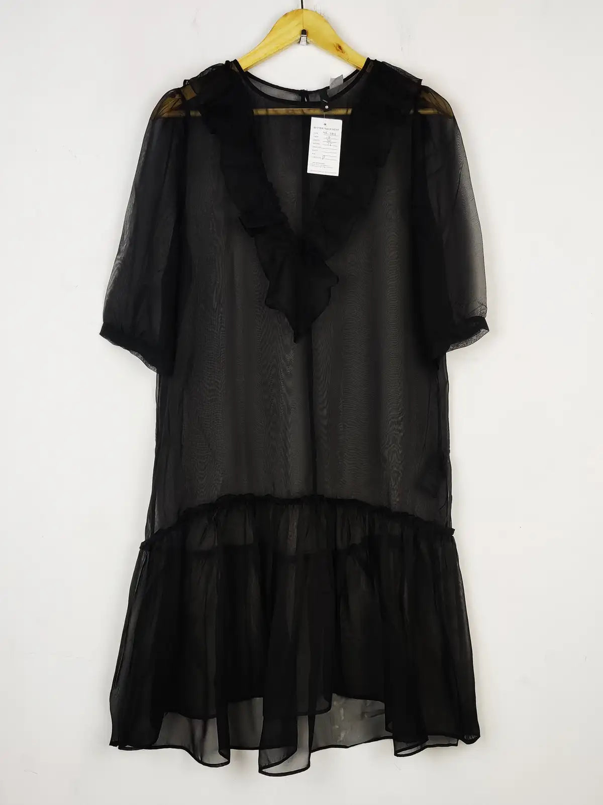 Buy online pre-used pre-loved 100% authentic & Original branded H&M (MF-3901) available in Pakistan. Top international brands avilable.