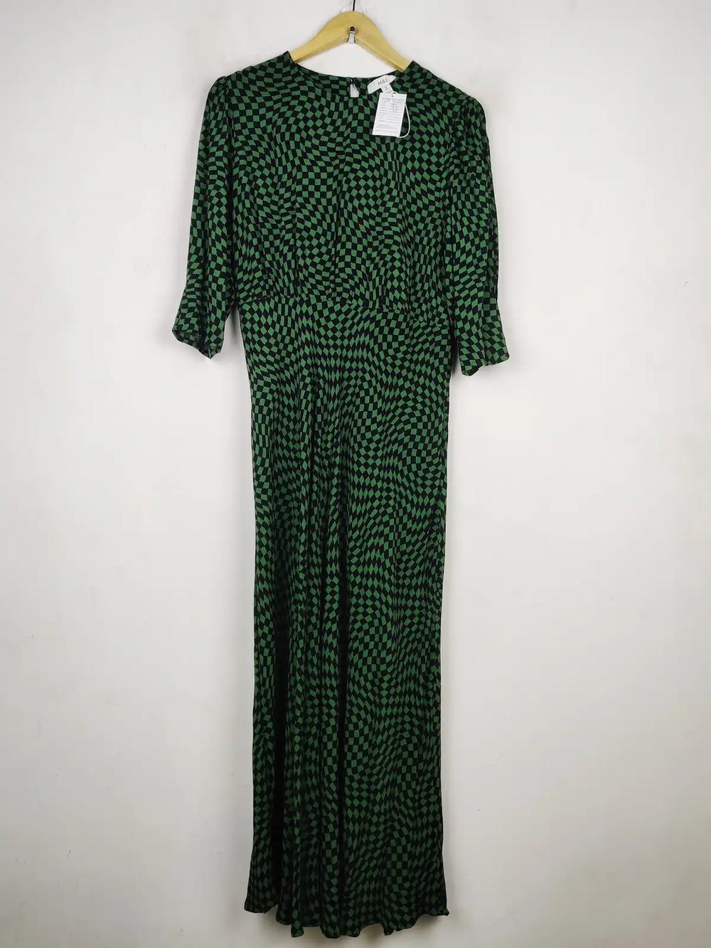 Buy online pre-used pre-loved 100% authentic & Original branded Mark & Spencer (MF-4044) available in Pakistan. Top international brands avilable.