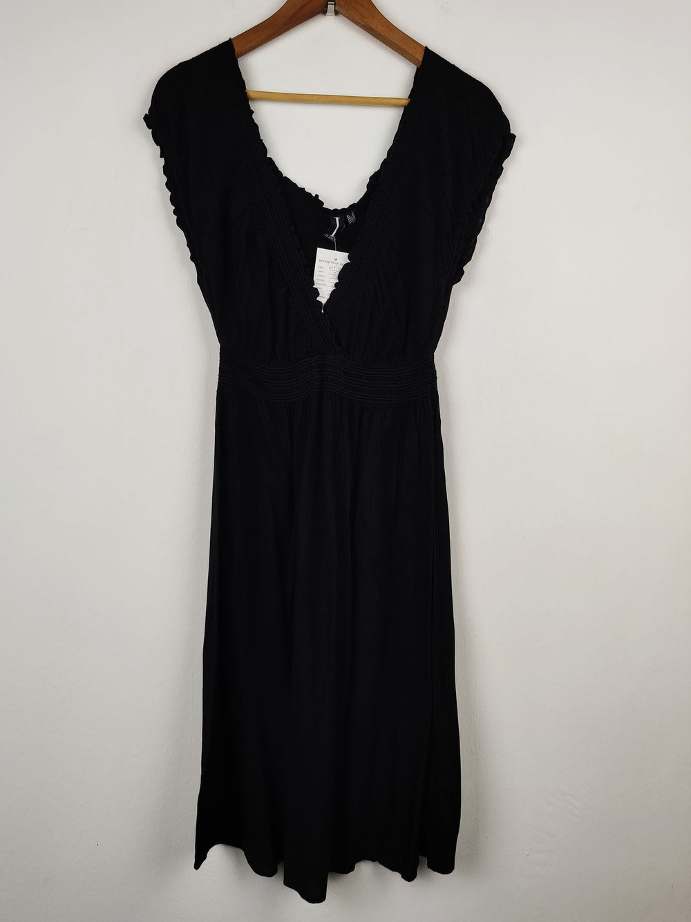 Buy online pre-used pre-loved 100% authentic & Original branded Izabel (MF-404) available in Pakistan. Top international brands avilable.