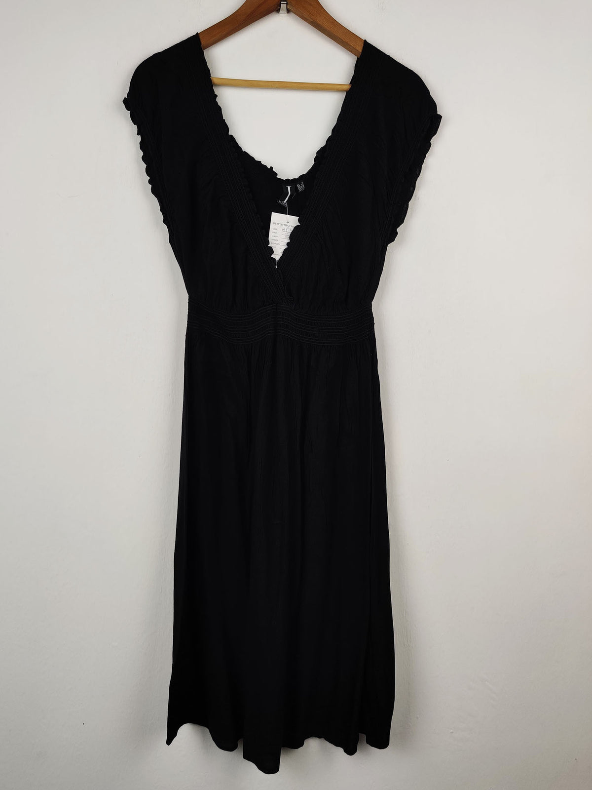 Buy online pre-used pre-loved 100% authentic & Original branded Izabel (MF-404) available in Pakistan. Top international brands avilable.