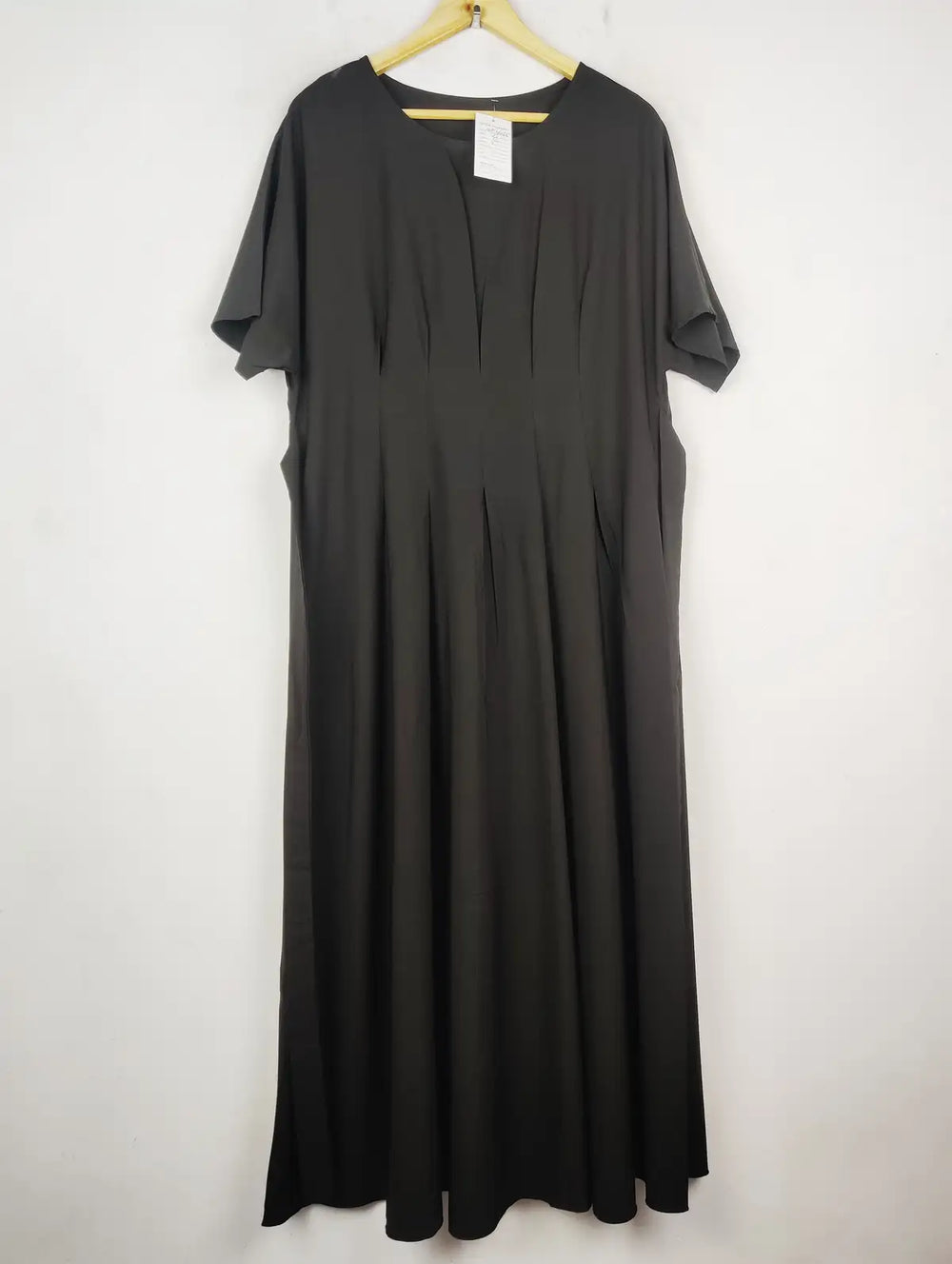 Buy online pre-used pre-loved 100% authentic & Original branded Shein (MF-4065) available in Pakistan. Top international brands avilable.