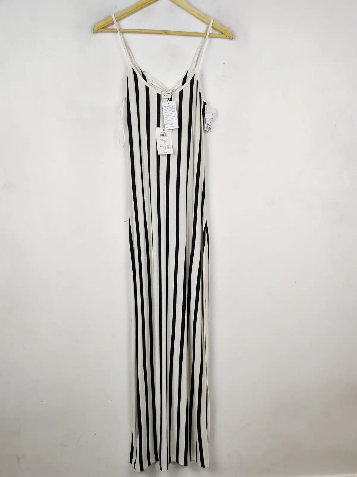 Buy online pre-used pre-loved 100% authentic & Original branded Jacqueline De Yong (MF-4079) available in Pakistan. Top international brands avilable.