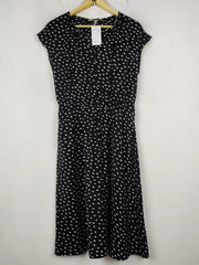 Buy online pre-used pre-loved 100% authentic & Original branded H&M (MF-4083) available in Pakistan. Top international brands avilable.