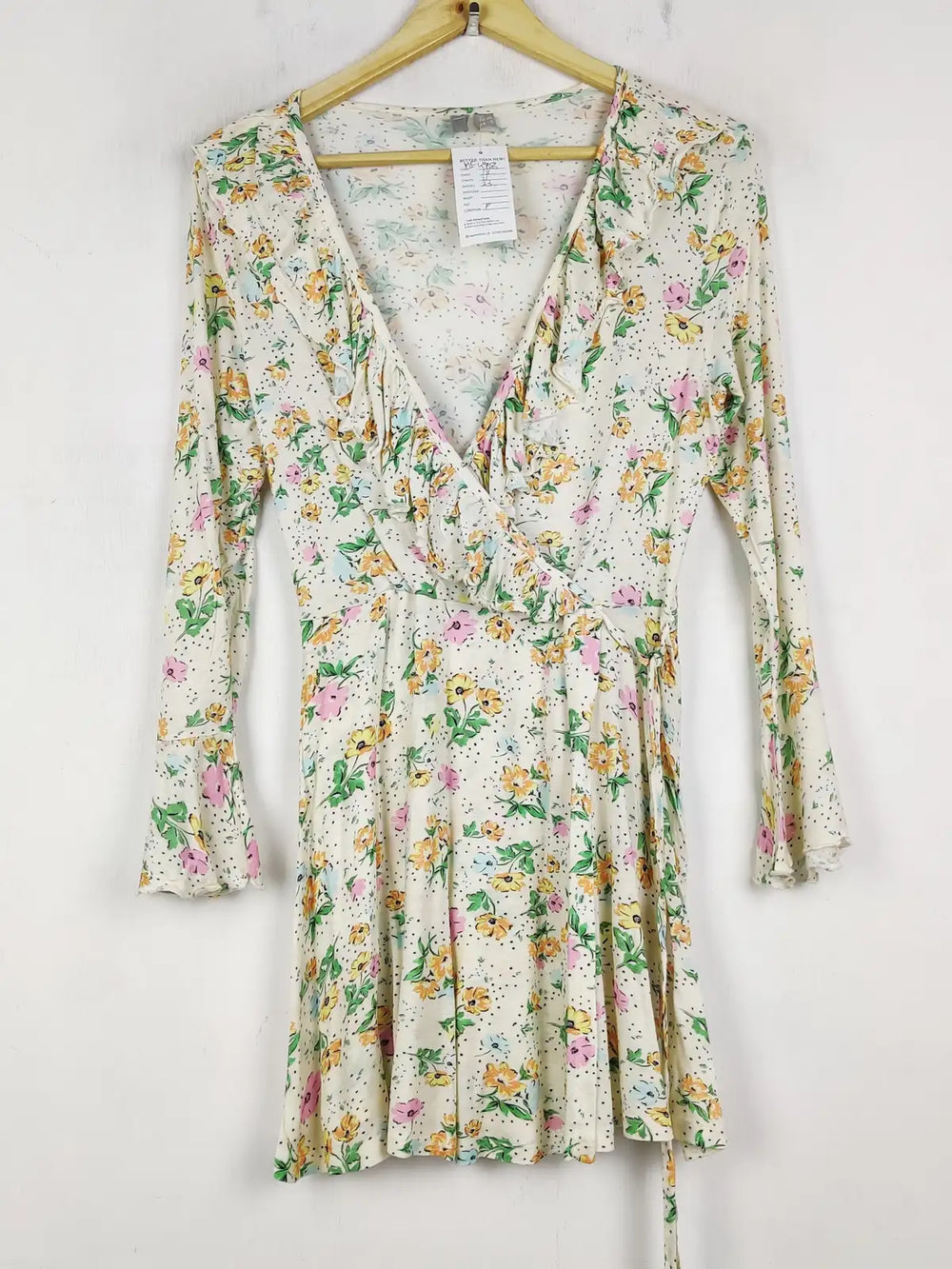 Buy online pre-used pre-loved 100% authentic & Original branded Asos (MF-4088) available in Pakistan. Top international brands avilable.