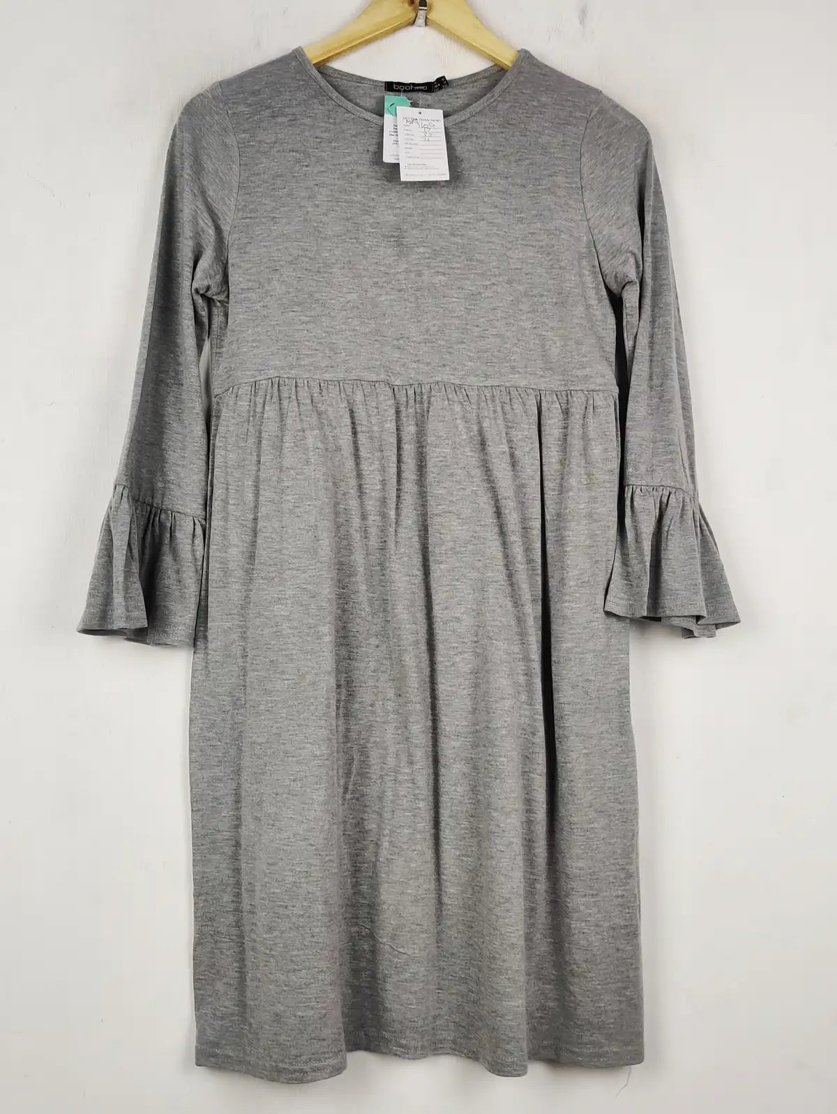 Buy online pre-used pre-loved 100% authentic & Original branded Boohoo (MF-4106) available in Pakistan. Top international brands avilable.