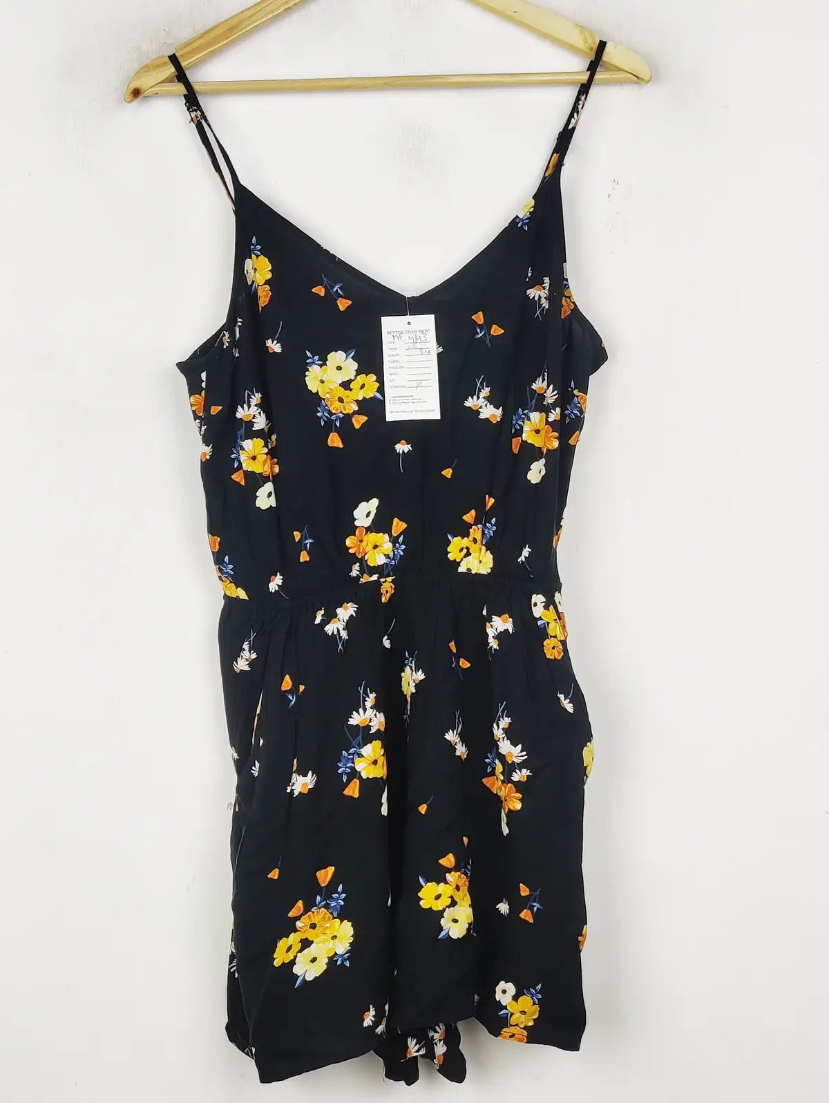Buy online pre-used pre-loved 100% authentic & Original branded H&M (MF-4143) available in Pakistan. Top international brands avilable.