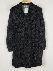 Buy online pre-used pre-loved 100% authentic & Original branded Old Navy (MF-4161) available in Pakistan. Top international brands avilable.