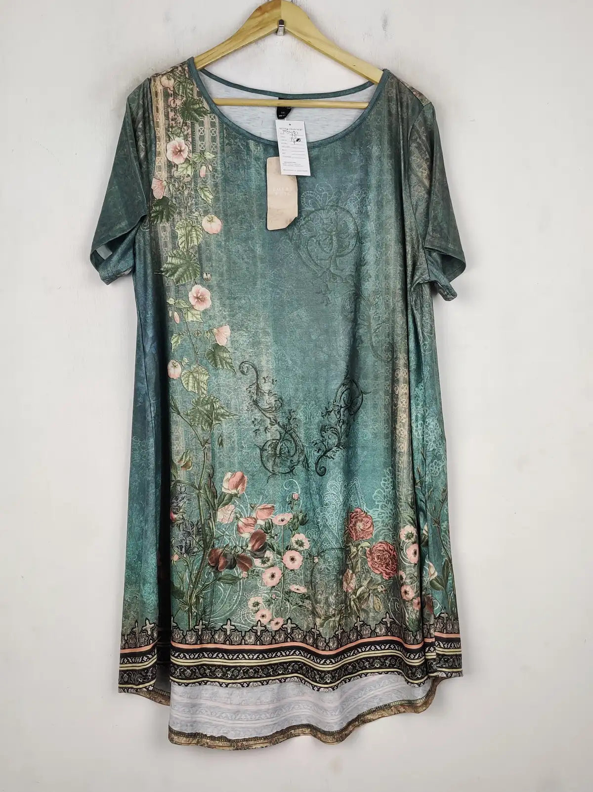Buy online pre-used pre-loved 100% authentic & Original branded Emer Rose (MF-4181) available in Pakistan. Top international brands avilable.