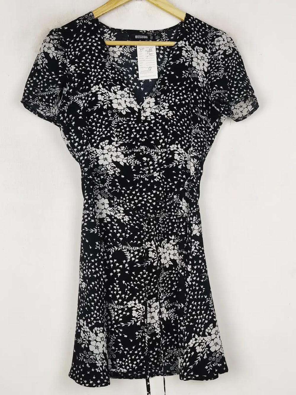 Buy online pre-used pre-loved 100% authentic & Original branded Missguided (MF-4188) available in Pakistan. Top international brands avilable.