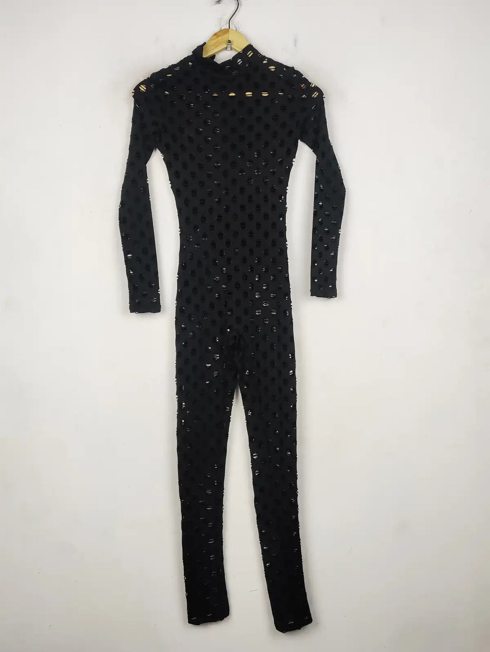 Buy online pre-used pre-loved 100% authentic & Original branded Unknown Brand (MF-4194) available in Pakistan. Top international brands avilable.