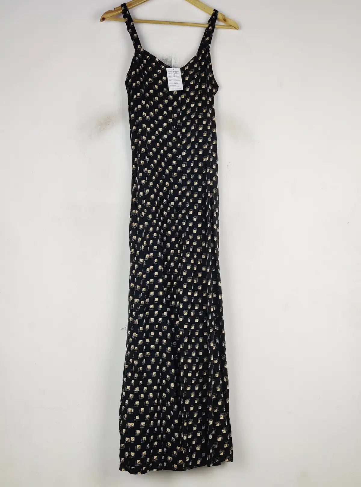 Buy online pre-used pre-loved 100% authentic & Original branded Pop England (MF-4220) available in Pakistan. Top international brands avilable.