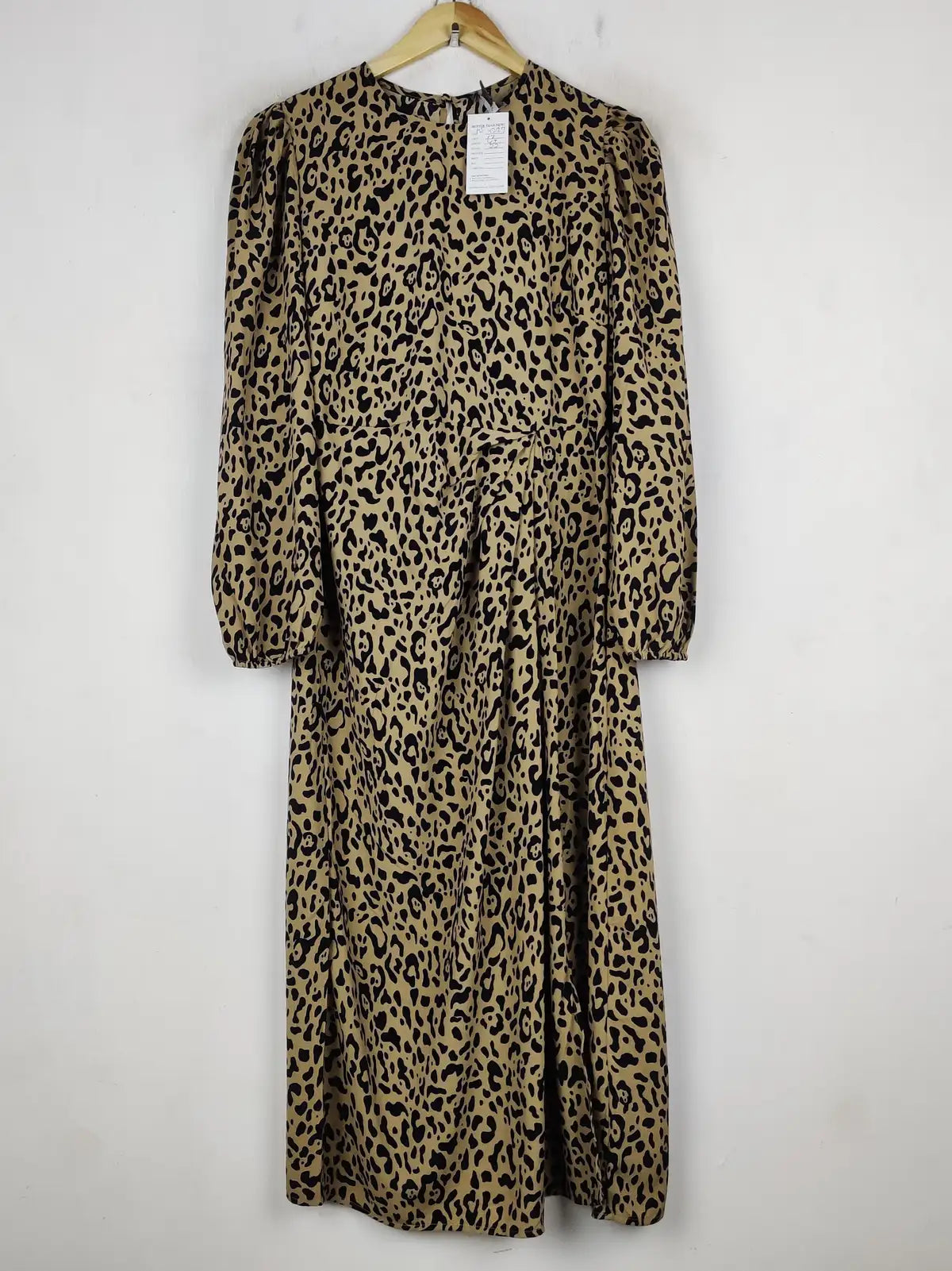 Buy online pre-used pre-loved 100% authentic & Original branded Primark (MF-4227) available in Pakistan. Top international brands avilable.