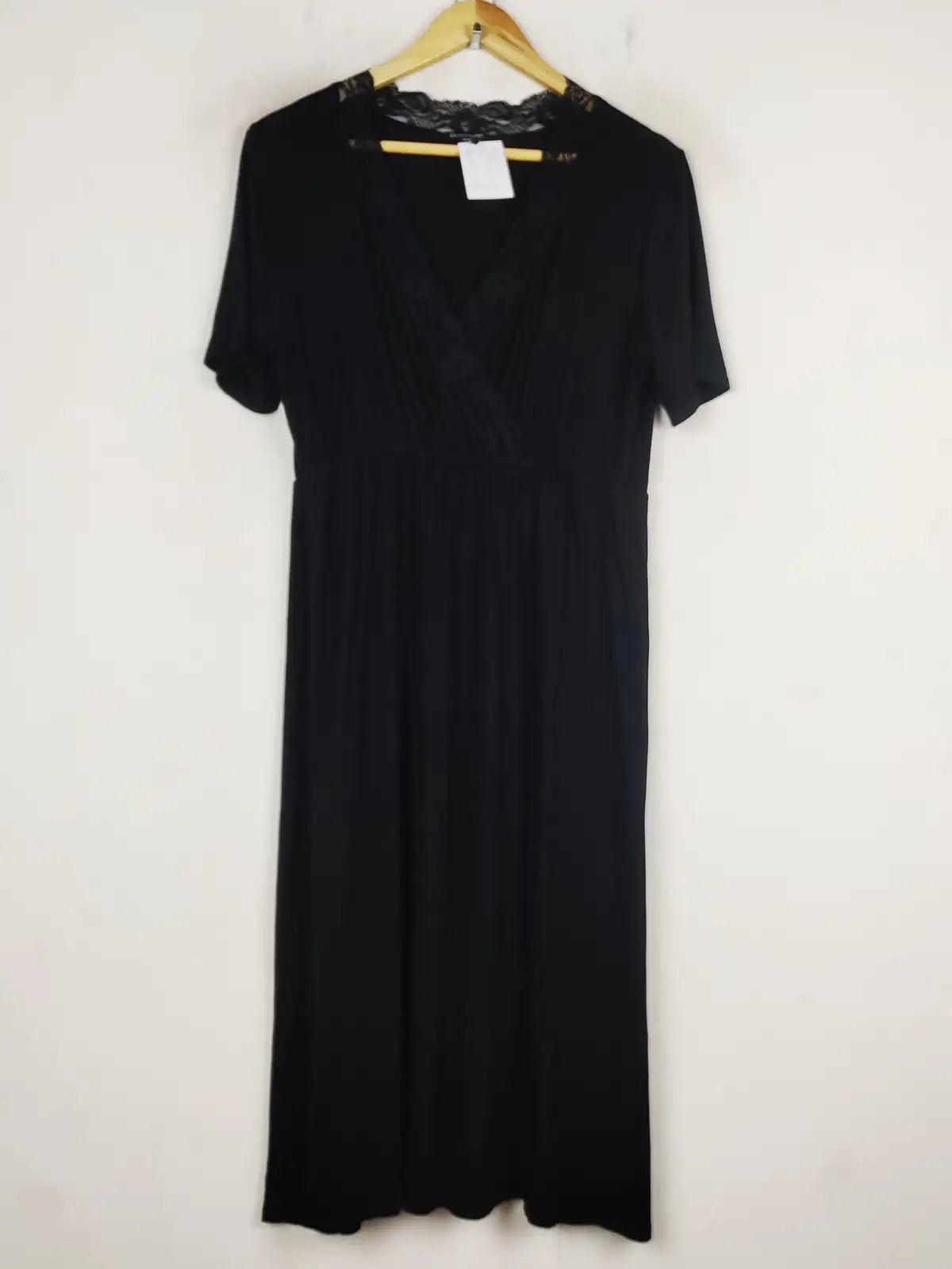 Buy online pre-used pre-loved 100% authentic & Original branded Boohoo (MF-4240) available in Pakistan. Top international brands avilable.