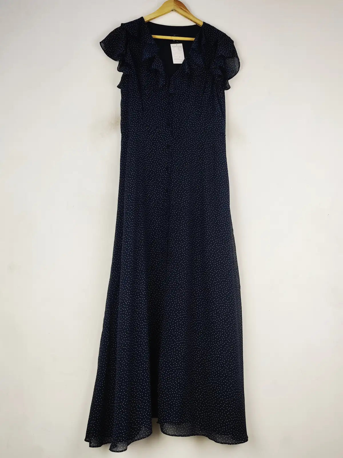 Buy online pre-used pre-loved 100% authentic & Original branded Crew Collection (MF-4242) available in Pakistan. Top international brands avilable.