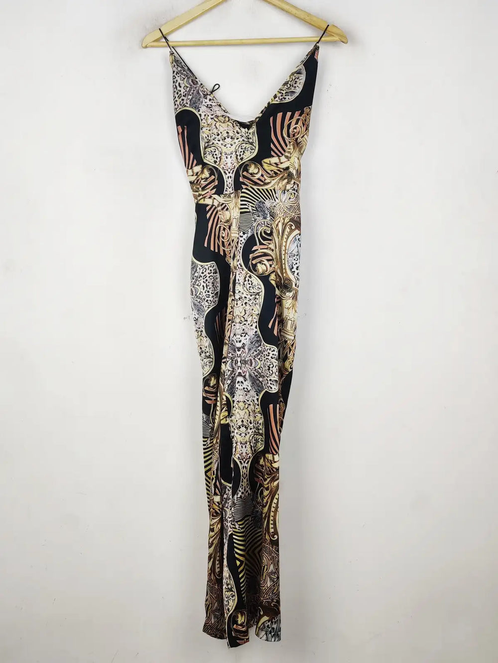 Buy online pre-used pre-loved 100% authentic & Original branded Prettylittlething (MF-4248) available in Pakistan. Top international brands avilable.