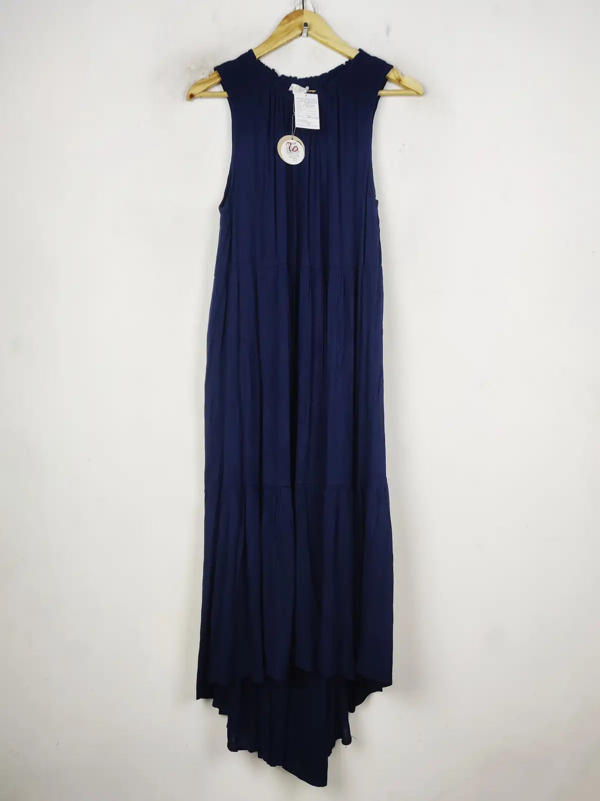 Buy online pre-used pre-loved 100% authentic & Original branded Apricot (MF-4253) available in Pakistan. Top international brands avilable.
