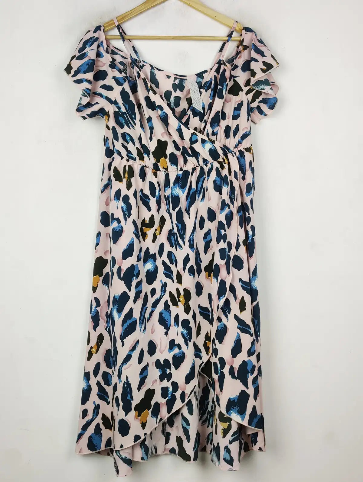 Buy online pre-used pre-loved 100% authentic & Original branded Shein (MF-4255) available in Pakistan. Top international brands avilable.