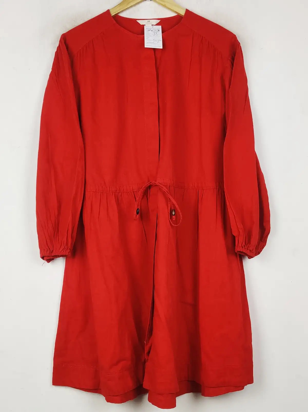 Buy online pre-used pre-loved 100% authentic & Original branded H&M (MF-4277) available in Pakistan. Top international brands avilable.