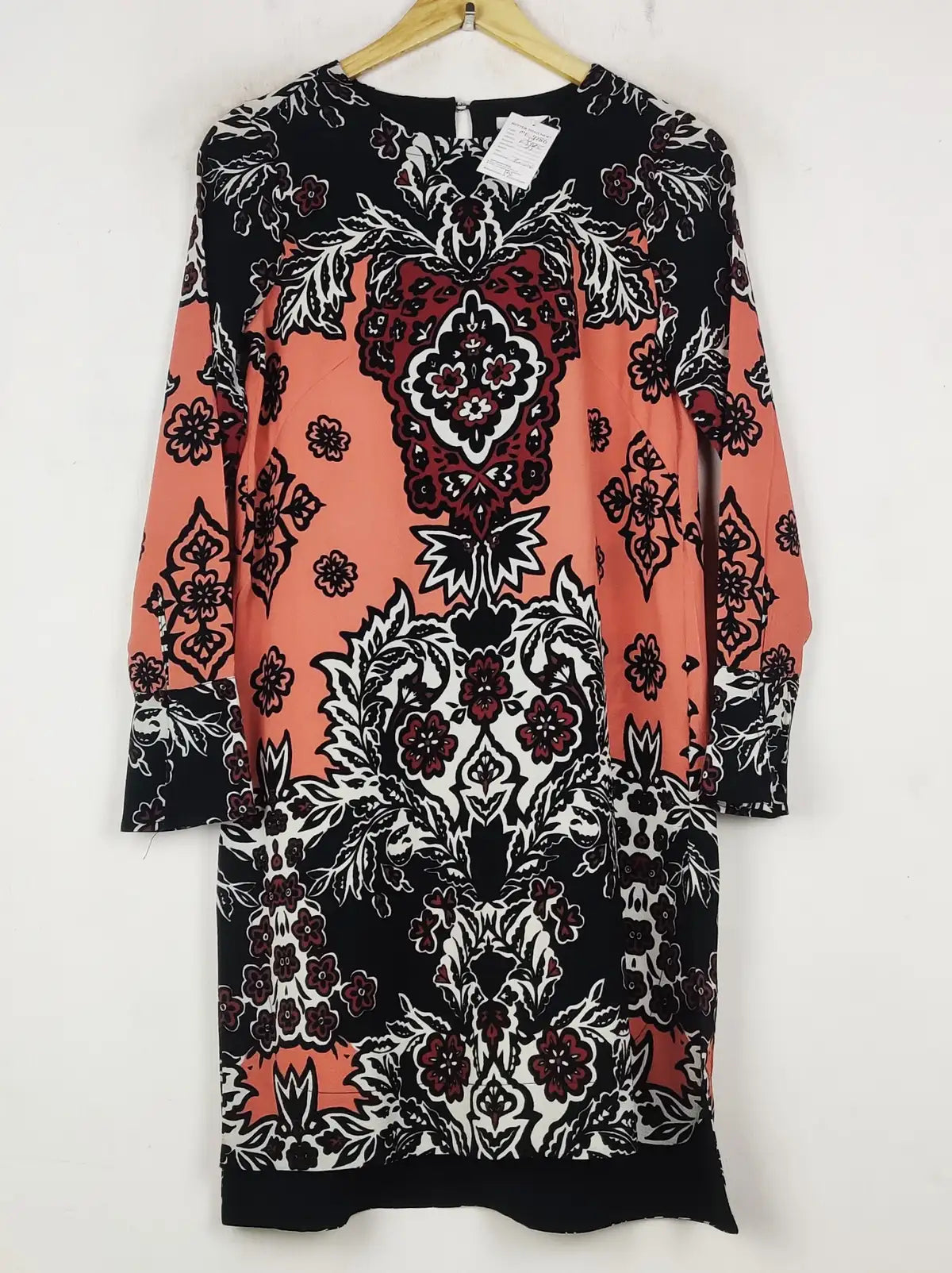 Buy online pre-used pre-loved 100% authentic & Original branded H&M (MF-4286) available in Pakistan. Top international brands avilable.