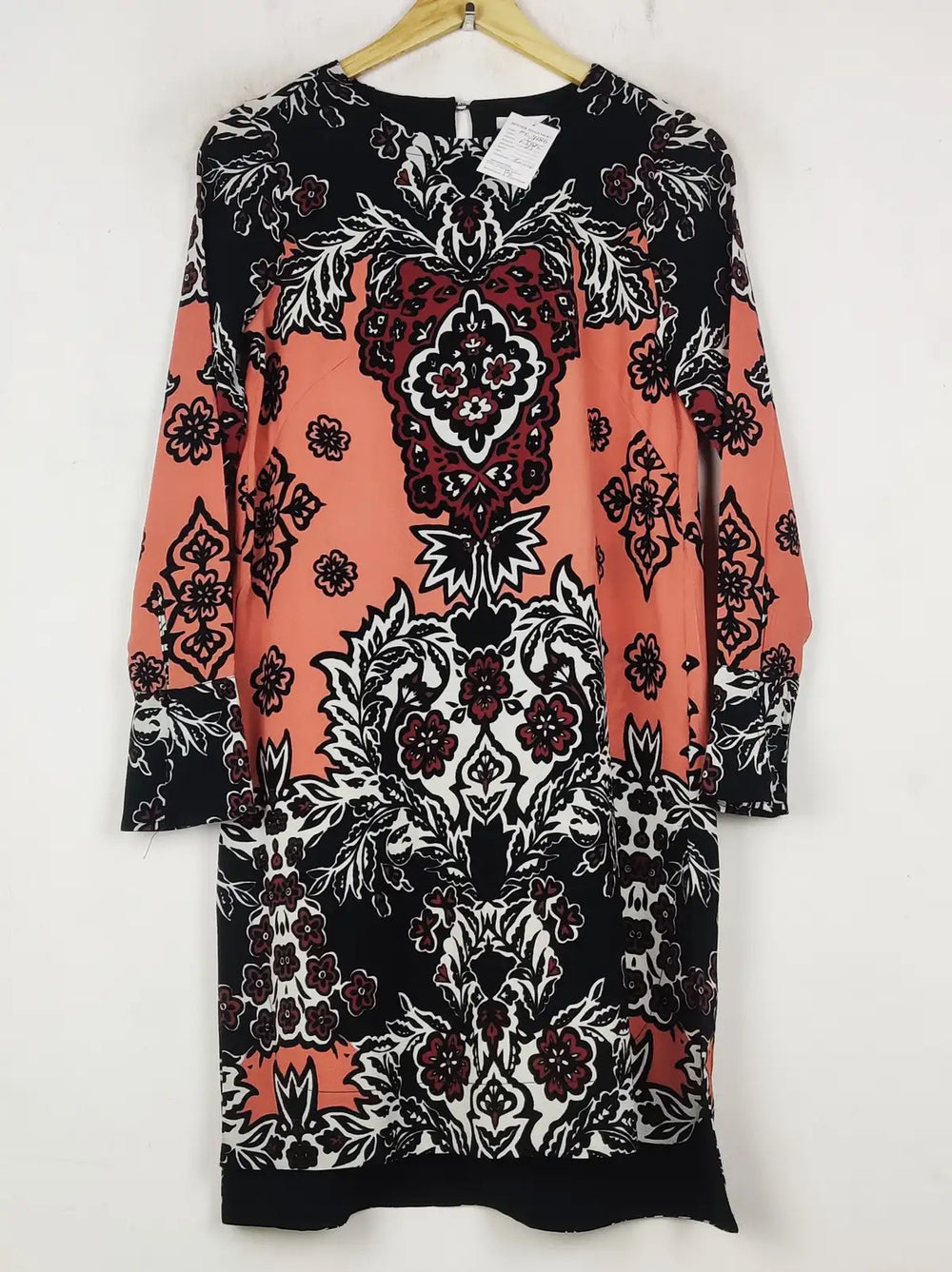 Buy online pre-used pre-loved 100% authentic & Original branded H&M (MF-4286) available in Pakistan. Top international brands avilable.