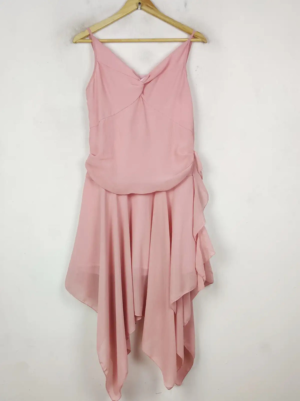 Buy online pre-used pre-loved 100% authentic & Original branded Unknown Brand (MF-4288) available in Pakistan. Top international brands avilable.