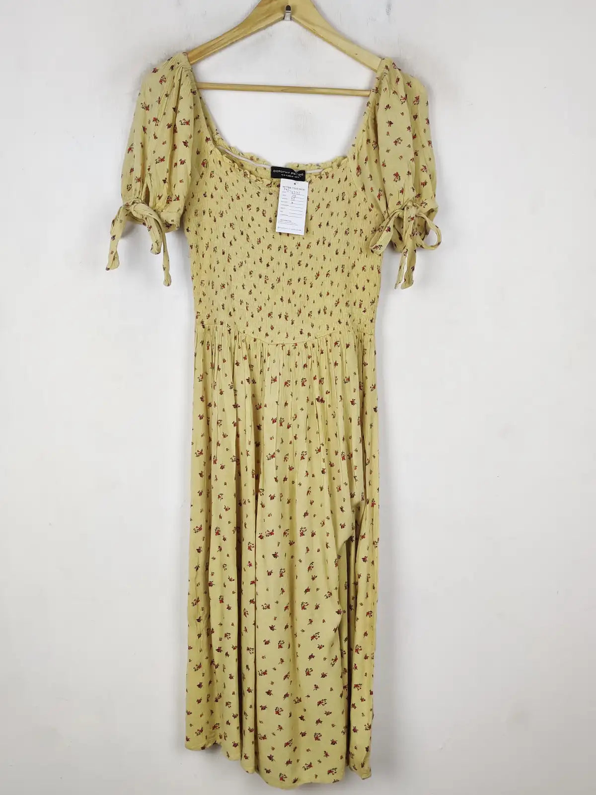 Buy online pre-used pre-loved 100% authentic & Original branded Dorothy Perkins (MF-4321) available in Pakistan. Top international brands avilable.